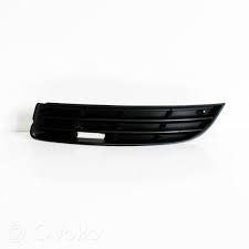 PASSAT B6 GRILLE PHARE SECROUS F